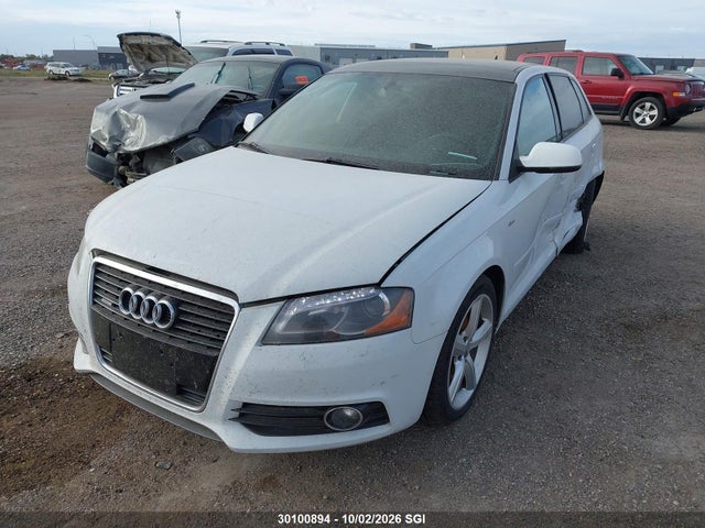 2013 Audi A3 Premium მანქანა იყიდება აუქციონზე, vin: WAUDFCFM7DA011411, აუქციონის ნომერი: 30100894