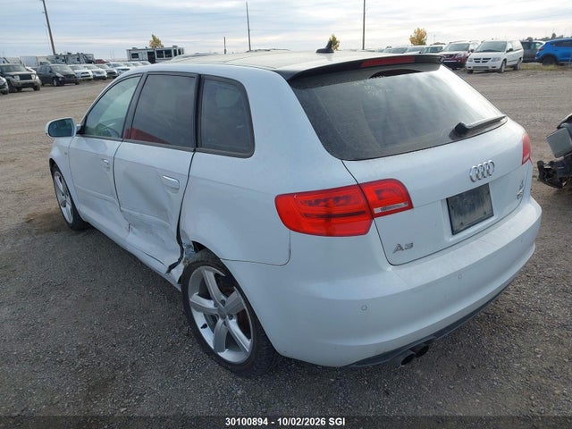 2013 Audi A3 Premium მანქანა იყიდება აუქციონზე, vin: WAUDFCFM7DA011411, აუქციონის ნომერი: 30100894