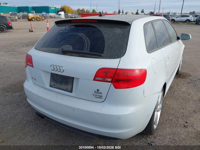 2013 Audi A3 Premium მანქანა იყიდება აუქციონზე, vin: WAUDFCFM7DA011411, აუქციონის ნომერი: 30100894