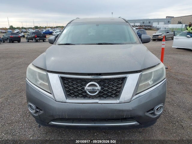 30100917 :رقم المزاد ، 5N1AR2MM8FC672717 vin ، 2015 Nissan Pathfinder S/sv/sl/platinum مزاد بيع