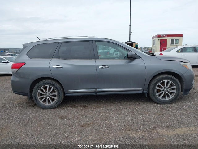 30100917 :رقم المزاد ، 5N1AR2MM8FC672717 vin ، 2015 Nissan Pathfinder S/sv/sl/platinum مزاد بيع
