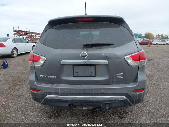 30100917 :رقم المزاد ، 5N1AR2MM8FC672717 vin ، 2015 Nissan Pathfinder S/sv/sl/platinum مزاد بيع