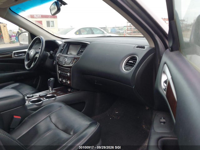 30100917 :رقم المزاد ، 5N1AR2MM8FC672717 vin ، 2015 Nissan Pathfinder S/sv/sl/platinum مزاد بيع
