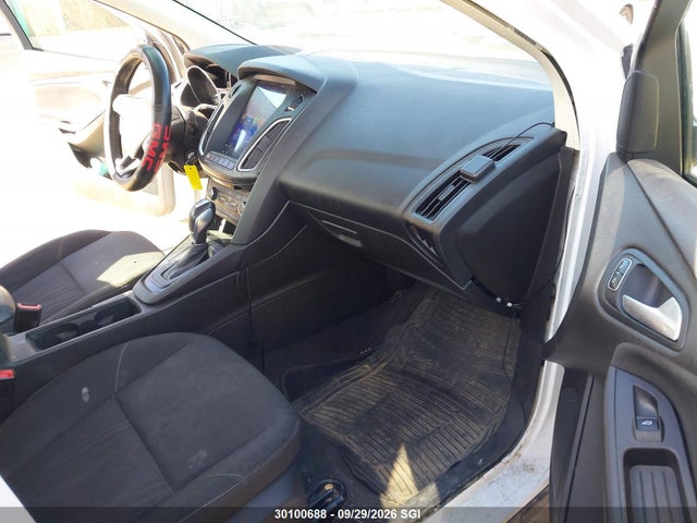 2015 Ford Focus Se მანქანა იყიდება აუქციონზე, vin: 1FADP3F25FL370526, აუქციონის ნომერი: 30100688