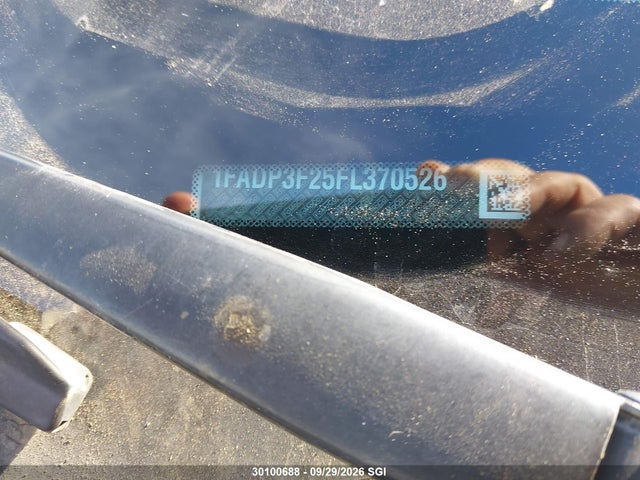 2015 Ford Focus Se მანქანა იყიდება აუქციონზე, vin: 1FADP3F25FL370526, აუქციონის ნომერი: 30100688
