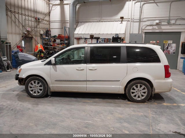 30099956 :رقم المزاد ، 2C4RC1BGXDR704877 vin ، 2013 Chrysler Town & Country Touring مزاد بيع