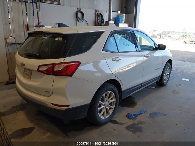 Chevrolet EQUINOX LS 2018 2GNAXREV2J6258965 Image 4