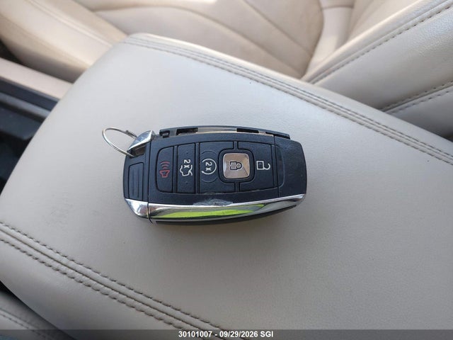 2017 Lincoln Mkc Reserve მანქანა იყიდება აუქციონზე, vin: 5LMTJ3DH3HUL67872, აუქციონის ნომერი: 30101007