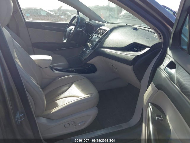 2017 Lincoln Mkc Reserve მანქანა იყიდება აუქციონზე, vin: 5LMTJ3DH3HUL67872, აუქციონის ნომერი: 30101007