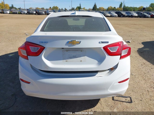 30099884 :رقم المزاد ، 1G1BF5SM2J7157812 vin ، 2018 Chevrolet Cruze Premier مزاد بيع