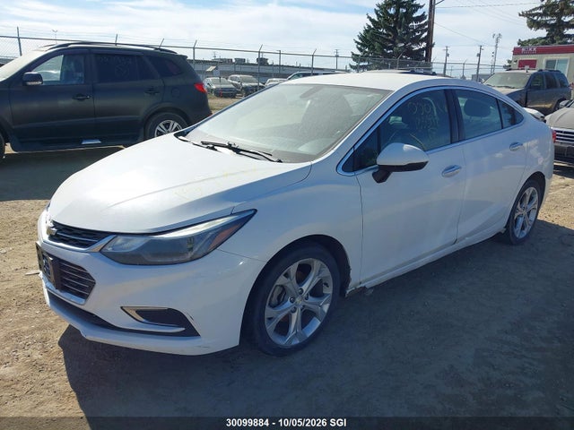 30099884 :رقم المزاد ، 1G1BF5SM2J7157812 vin ، 2018 Chevrolet Cruze Premier مزاد بيع