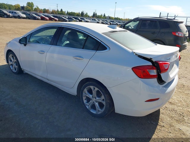 30099884 :رقم المزاد ، 1G1BF5SM2J7157812 vin ، 2018 Chevrolet Cruze Premier مزاد بيع