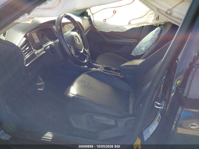 30099888 :رقم المزاد ، 3VWE57BU0KM130681 vin ، 2019 Volkswagen Jetta Sel مزاد بيع