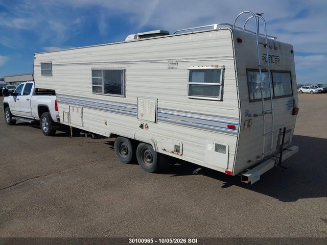 1988 Travelaire Fifth Wheel Camper მანქანა იყიდება აუქციონზე, vin: 2TT245W08J1R20499, აუქციონის ნომერი: 30100965