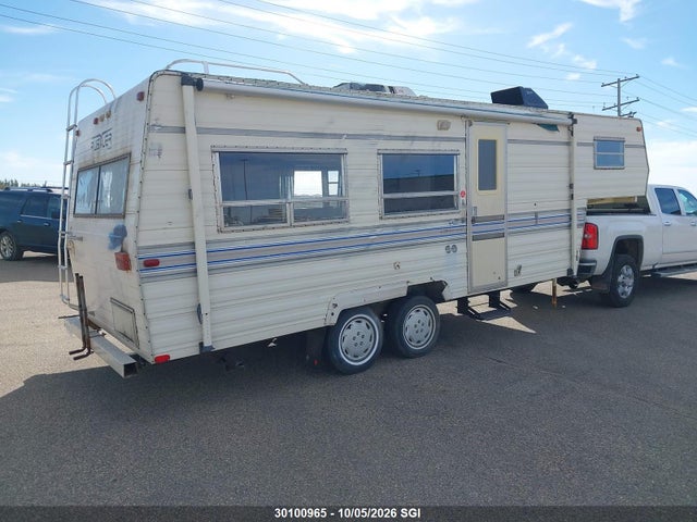 1988 Travelaire Fifth Wheel Camper მანქანა იყიდება აუქციონზე, vin: 2TT245W08J1R20499, აუქციონის ნომერი: 30100965
