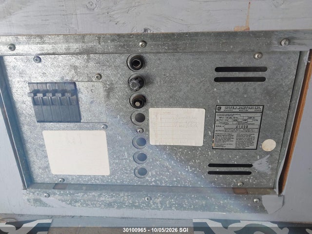 1988 Travelaire Fifth Wheel Camper მანქანა იყიდება აუქციონზე, vin: 2TT245W08J1R20499, აუქციონის ნომერი: 30100965