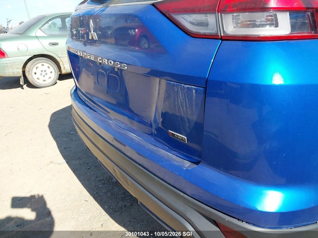 30101043 :رقم المزاد ، JA4ATUAA9NZ602998 vin ، 2022 Mitsubishi Eclipse Cross Es مزاد بيع