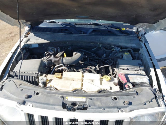30100579 :رقم المزاد ، 1J4PN2GK8AW155102 vin ، 2010 Jeep Liberty Sport مزاد بيع