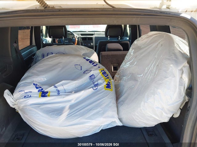 30100579 :رقم المزاد ، 1J4PN2GK8AW155102 vin ، 2010 Jeep Liberty Sport مزاد بيع