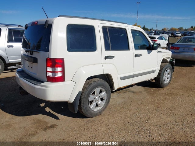 30100579 :رقم المزاد ، 1J4PN2GK8AW155102 vin ، 2010 Jeep Liberty Sport مزاد بيع