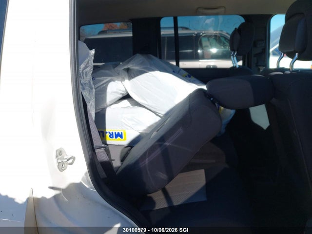 30100579 :رقم المزاد ، 1J4PN2GK8AW155102 vin ، 2010 Jeep Liberty Sport مزاد بيع