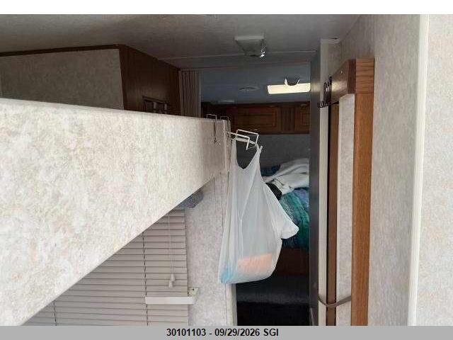 30101103 :رقم المزاد ، 1UJCJ02M615LC0353 vin ، 2001 Jayco Eagle مزاد بيع