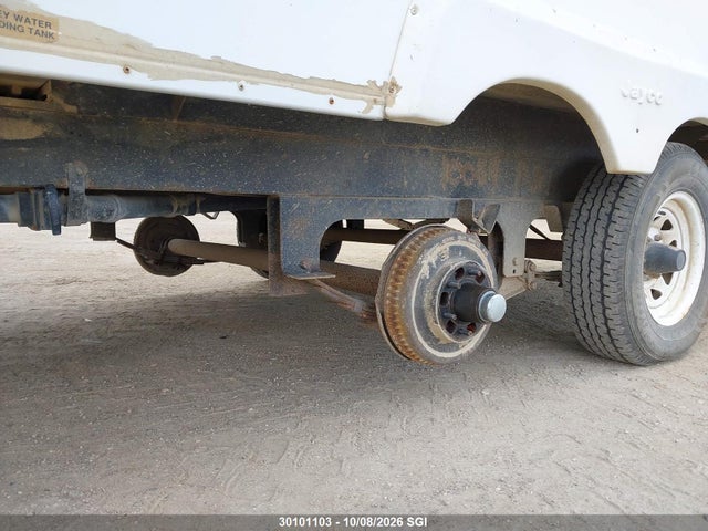 30101103 :رقم المزاد ، 1UJCJ02M615LC0353 vin ، 2001 Jayco Eagle مزاد بيع