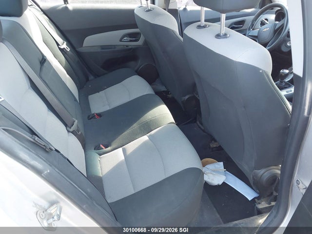 30100668 :رقم المزاد ، 1G1PB5SH4C7112958 vin ، 2012 Chevrolet Cruze Ls مزاد بيع