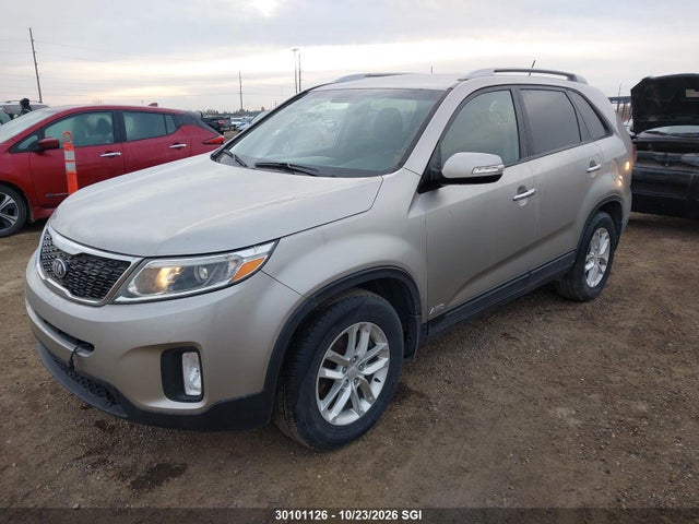 KIA SORENTO LX 2014 5XYKTDA79EG473609 Image 2