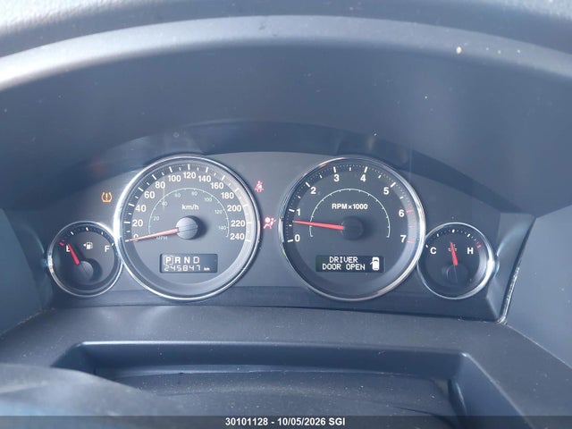 30101128 :رقم المزاد ، 1J8HG48K48C223656 vin ، 2008 Jeep Commander Sport مزاد بيع