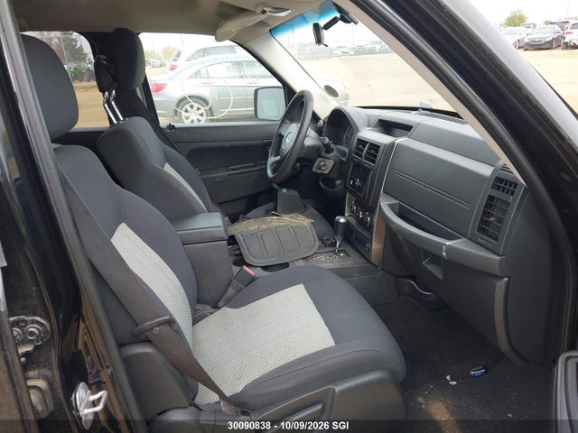 30090838 :رقم المزاد ، 1J4PN2GK3AW116952 vin ، 2010 Jeep Liberty Sport مزاد بيع