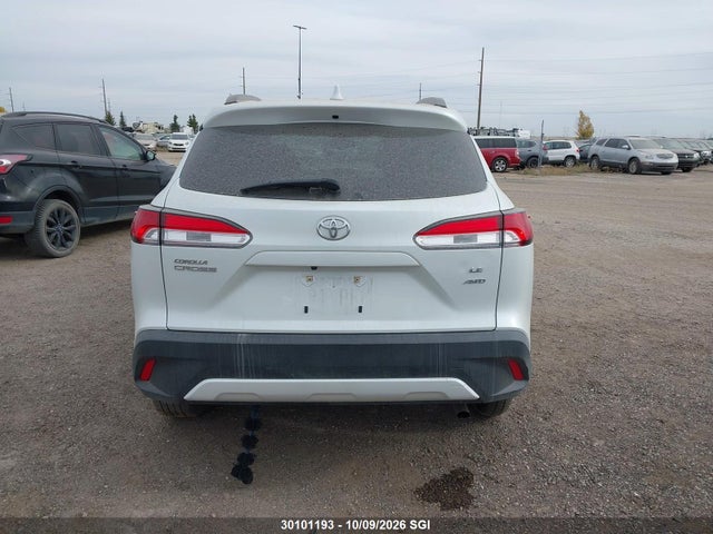 30101193 :رقم المزاد ، 7MUBAABGXNV020563 vin ، 2022 Toyota Corolla Cross Le مزاد بيع