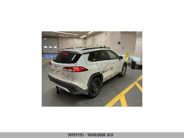 30101193 :رقم المزاد ، 7MUBAABGXNV020563 vin ، 2022 Toyota Corolla Cross Le مزاد بيع