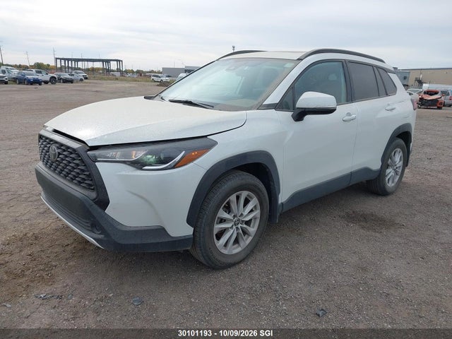 30101193 :رقم المزاد ، 7MUBAABGXNV020563 vin ، 2022 Toyota Corolla Cross Le مزاد بيع