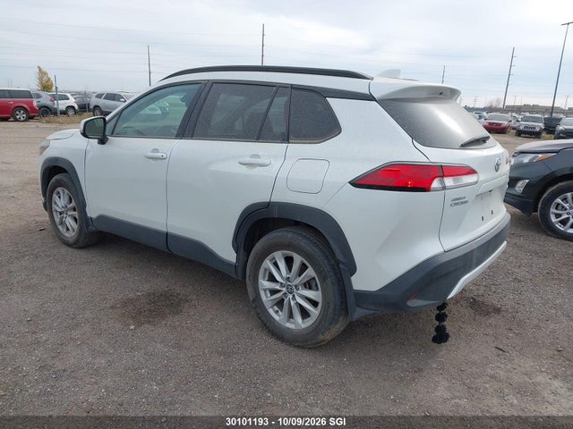 30101193 :رقم المزاد ، 7MUBAABGXNV020563 vin ، 2022 Toyota Corolla Cross Le مزاد بيع