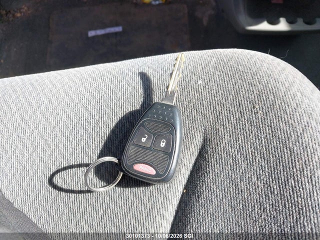 30101373 :رقم المزاد ، 1D4GP25RX5B185587 vin ، 2005 Dodge Caravan Se مزاد بيع