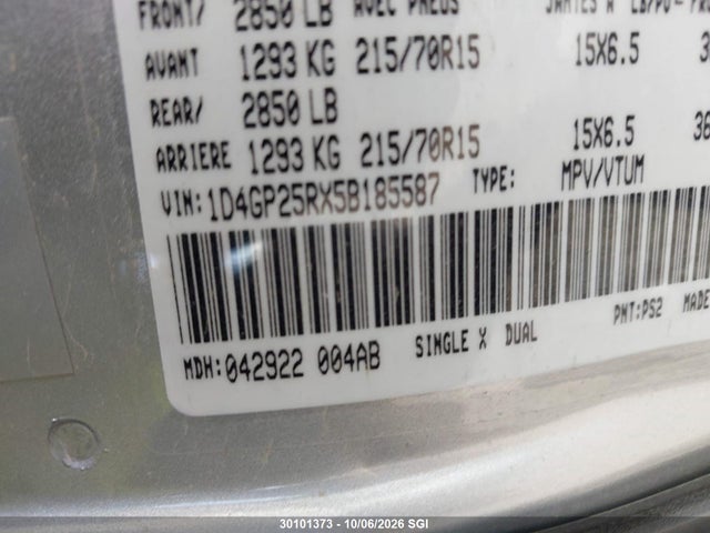 30101373 :رقم المزاد ، 1D4GP25RX5B185587 vin ، 2005 Dodge Caravan Se مزاد بيع
