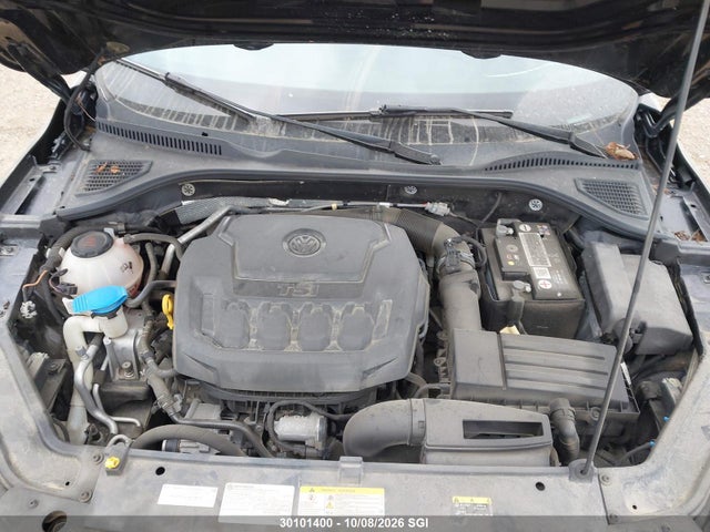 30101400 :رقم المزاد ، 1VWBA7A38MC005195 vin ، 2021 Volkswagen Passat Highline مزاد بيع