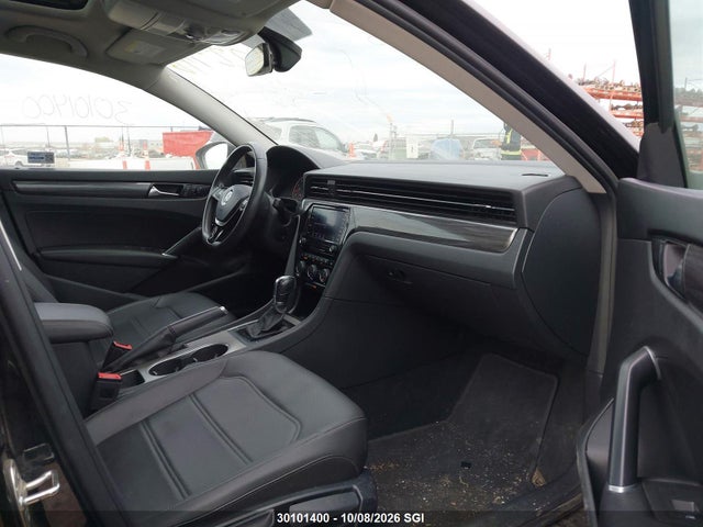 30101400 :رقم المزاد ، 1VWBA7A38MC005195 vin ، 2021 Volkswagen Passat Highline مزاد بيع