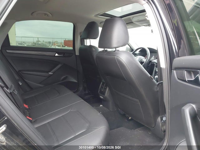 30101400 :رقم المزاد ، 1VWBA7A38MC005195 vin ، 2021 Volkswagen Passat Highline مزاد بيع