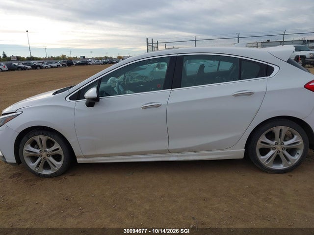 30094677 :رقم المزاد ، 3G1BF6SM5HS585536 vin ، 2017 Chevrolet Cruze Premier مزاد بيع