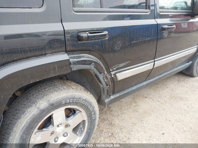 30097925 :رقم المزاد ، 1J4RG4GK7AC104447 vin ، 2010 Jeep Commander Sport مزاد بيع