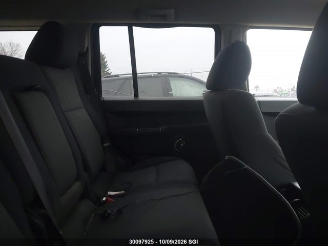 30097925 :رقم المزاد ، 1J4RG4GK7AC104447 vin ، 2010 Jeep Commander Sport مزاد بيع