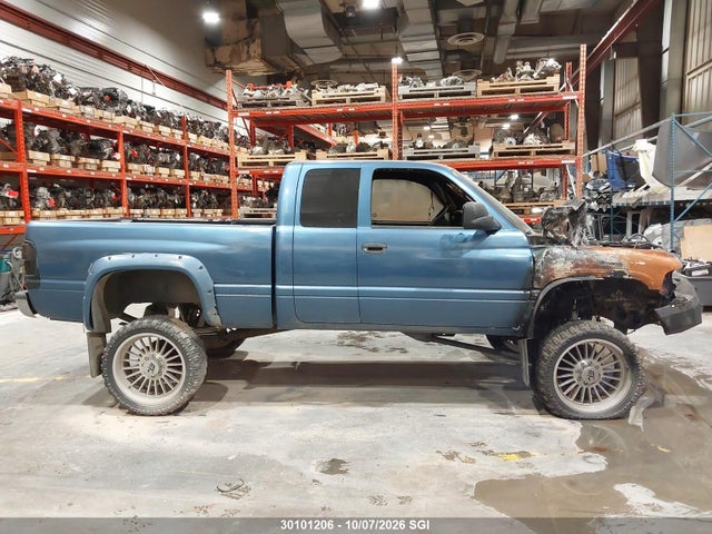 30101206 :رقم المزاد ، 3B7KF23612M297282 vin ، 2002 Dodge Ram 2500 مزاد بيع