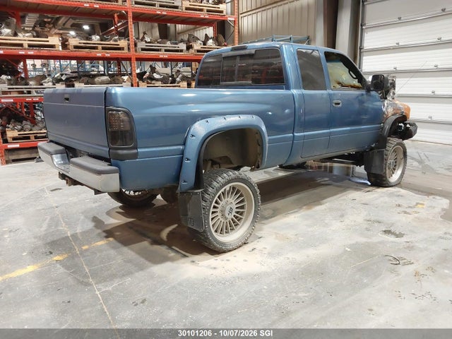 30101206 :رقم المزاد ، 3B7KF23612M297282 vin ، 2002 Dodge Ram 2500 مزاد بيع