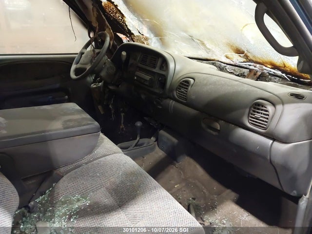 30101206 :رقم المزاد ، 3B7KF23612M297282 vin ، 2002 Dodge Ram 2500 مزاد بيع