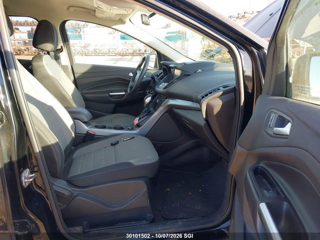 30101502 :رقم المزاد ، 1FMCU9GX0GUA00443 vin ، 2016 Ford Escape Se مزاد بيع