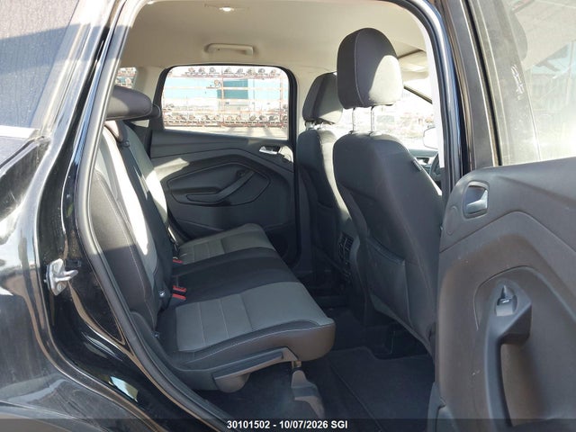 30101502 :رقم المزاد ، 1FMCU9GX0GUA00443 vin ، 2016 Ford Escape Se مزاد بيع