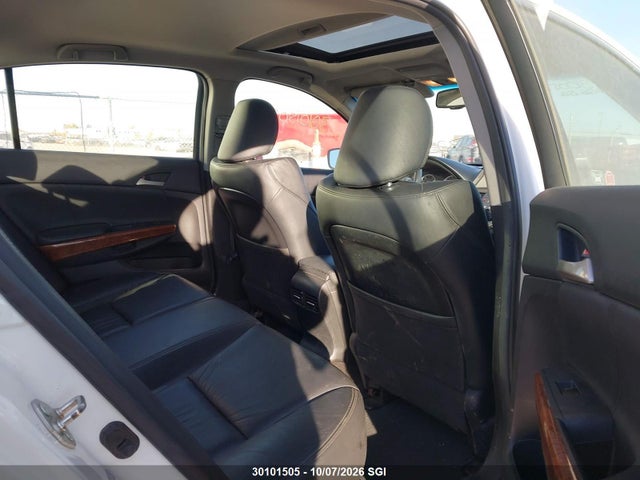 30101505 :رقم المزاد ، 1HGCP3F84BA800516 vin ، 2011 Honda Accord Exl مزاد بيع