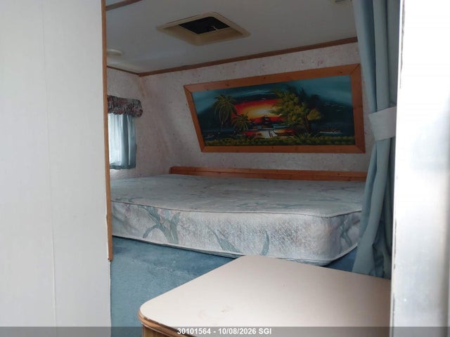 30101564 :رقم المزاد ، 1SA1121WXP1004328 vin ، 1993 Cobra 121fw مزاد بيع